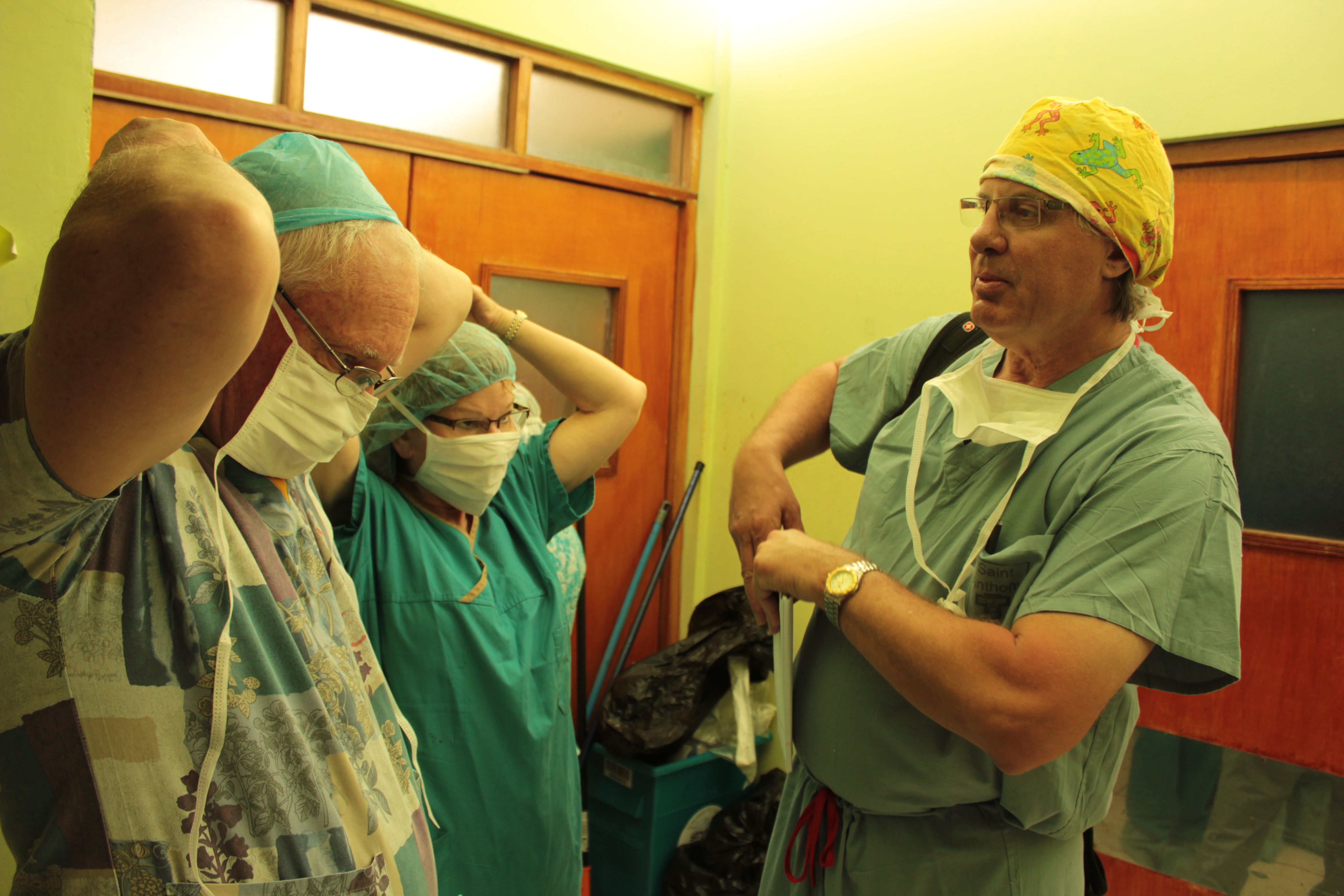 H'80 Johnson,Martin working with Esperanca on a surgical mission in Nicaragua