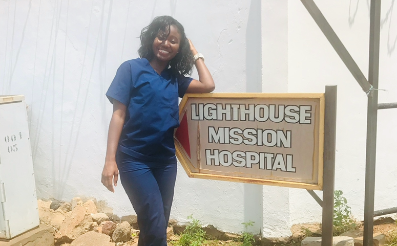  Yasmin John volunteered at a mission hospital in Ghana. 