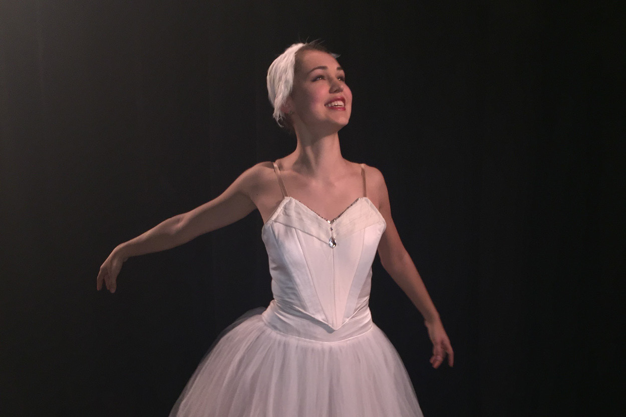  Anneliese Boczek performed Swan Lake alongside New York City Ballet dancers. 