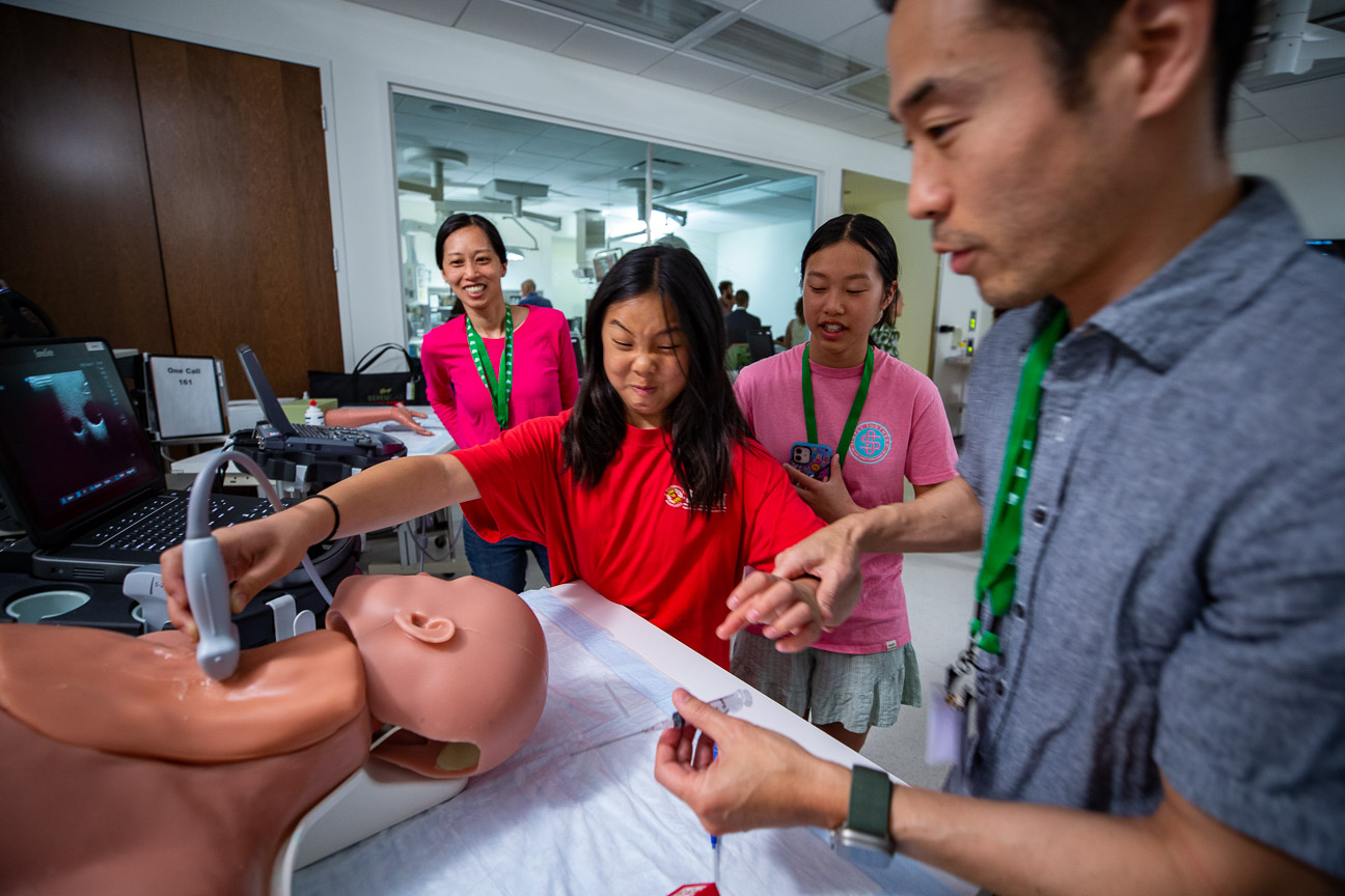 Surgical oncologist David Lee, M’08, says a tour of the Center for Human Simulation and Patient Safety stands out as a highlight of Reunion Weekend. 