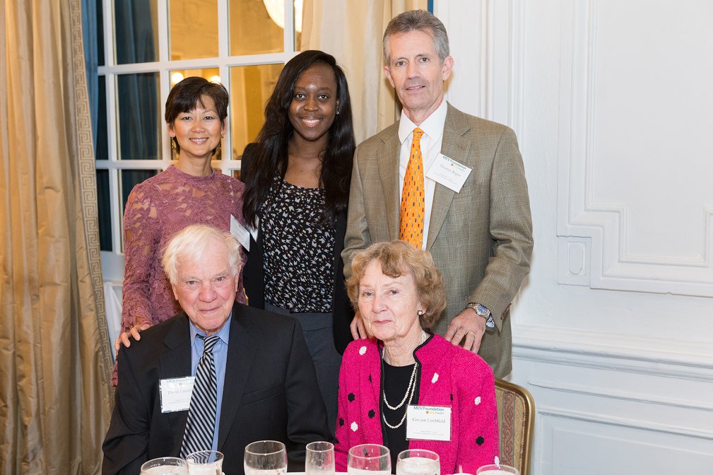 The Class of 2021’s Medjine Jarbath (back row, center) holds a Dean’s Scholarship and a memorial scholarship that carries the name of A. Jarrell Raper, M’59, H’63. She first met his family at a scholarship brunch in 2018. Front row: David Litchfield, M’58, H’64, and Gwynn B. Raper Litchfield. Back row (l-r): Yen Raper, Jarbath and Thomas Raper.