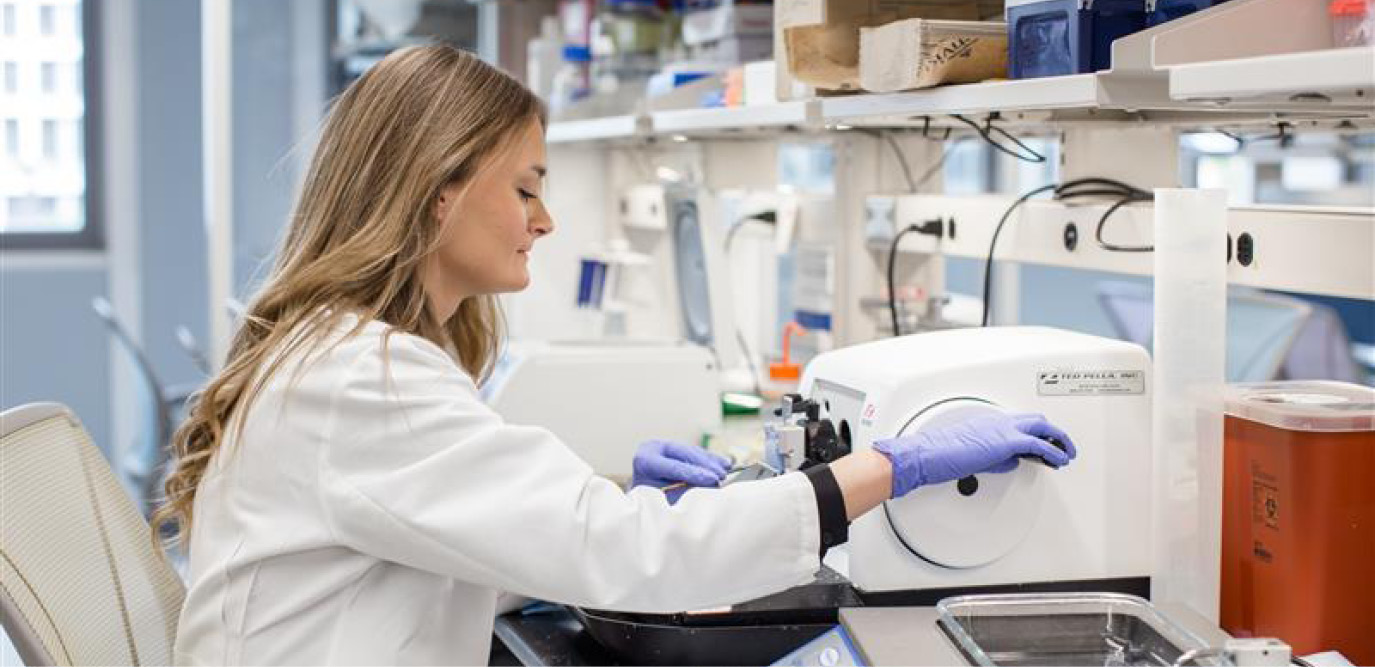 Physician-scientists like recent graduate Tia Turner, M.D., Ph.D., care for patients and advance medical knowledge for the benefit of all. (Photo by Craig Hutson Photography.)