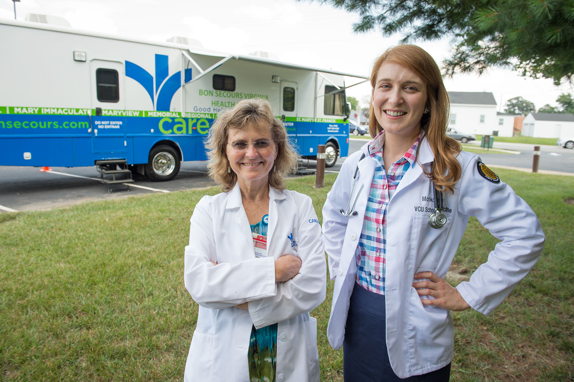 The Class of 2018’s Marley Hanson (right) was paired with Janet Eddy, M’87, H’90, through the medical school’s fmSTAT program.